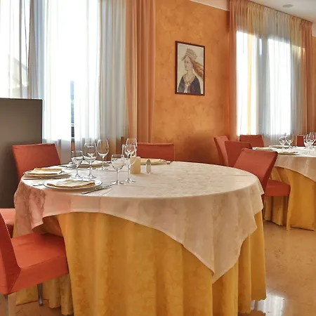 Western Cavalieri Della 4* Cardano Al Campo
