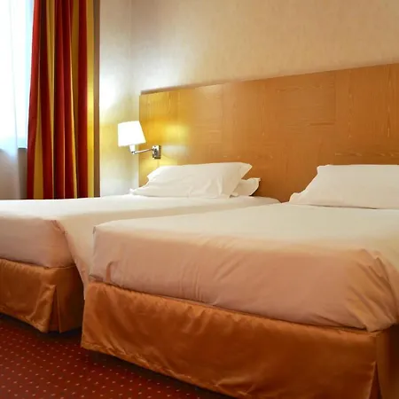 Western Cavalieri Della 4* Cardano Al Campo