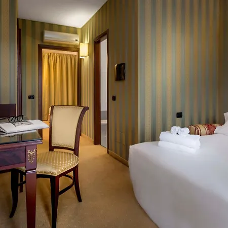 Western Cavalieri Della Hotel