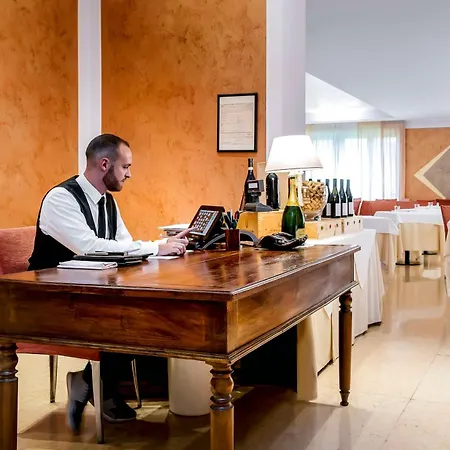 Western Cavalieri Della Hotel Cardano Al Campo