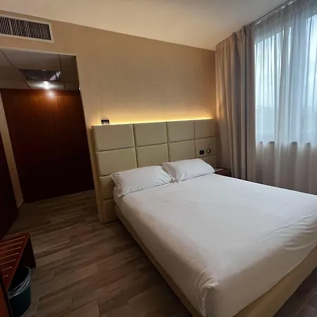 Western Cavalieri Della 4*